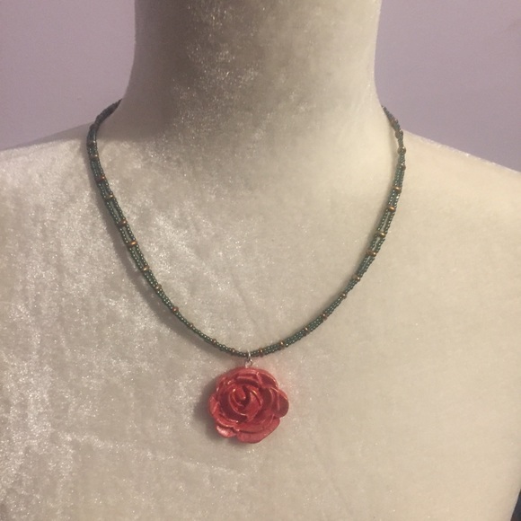 Rose necklace - Picture 5 of 6
